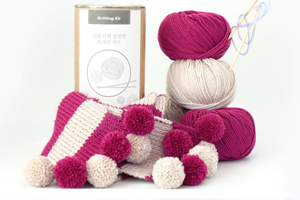 투톤 폼폼목도리  - Knitting Kit